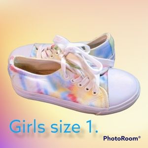 Girls Shoes.